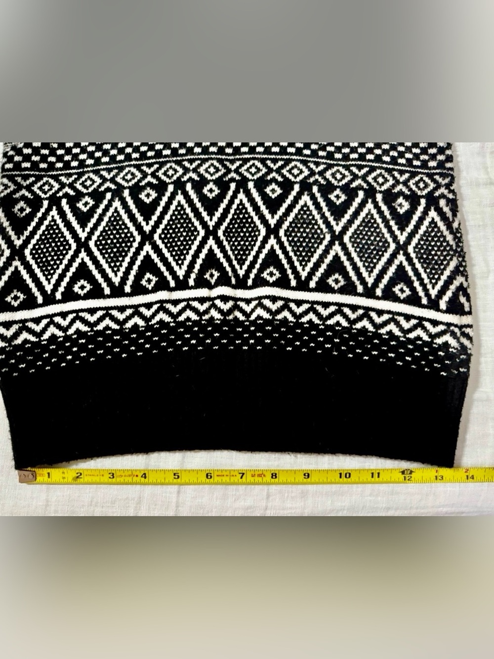 Old Navy Fair Isle Reindeer Christmas Sweater Black White Size Small Petite - Picture 7 of 8